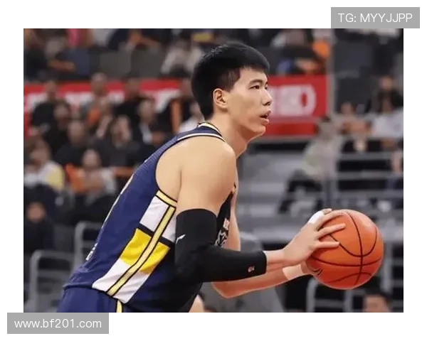 焦泊乔归队复训广东男篮迎强援 焦泊乔归队复训广东男篮迎强援